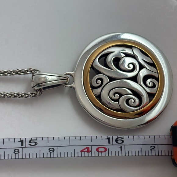 Spin Master Pendant Necklace - Picture 5 of 5